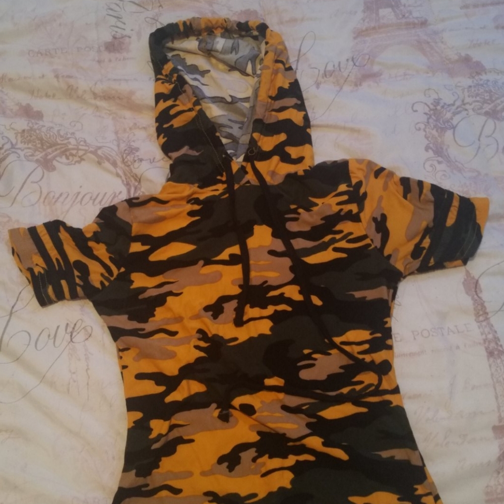 Camouflage crop top